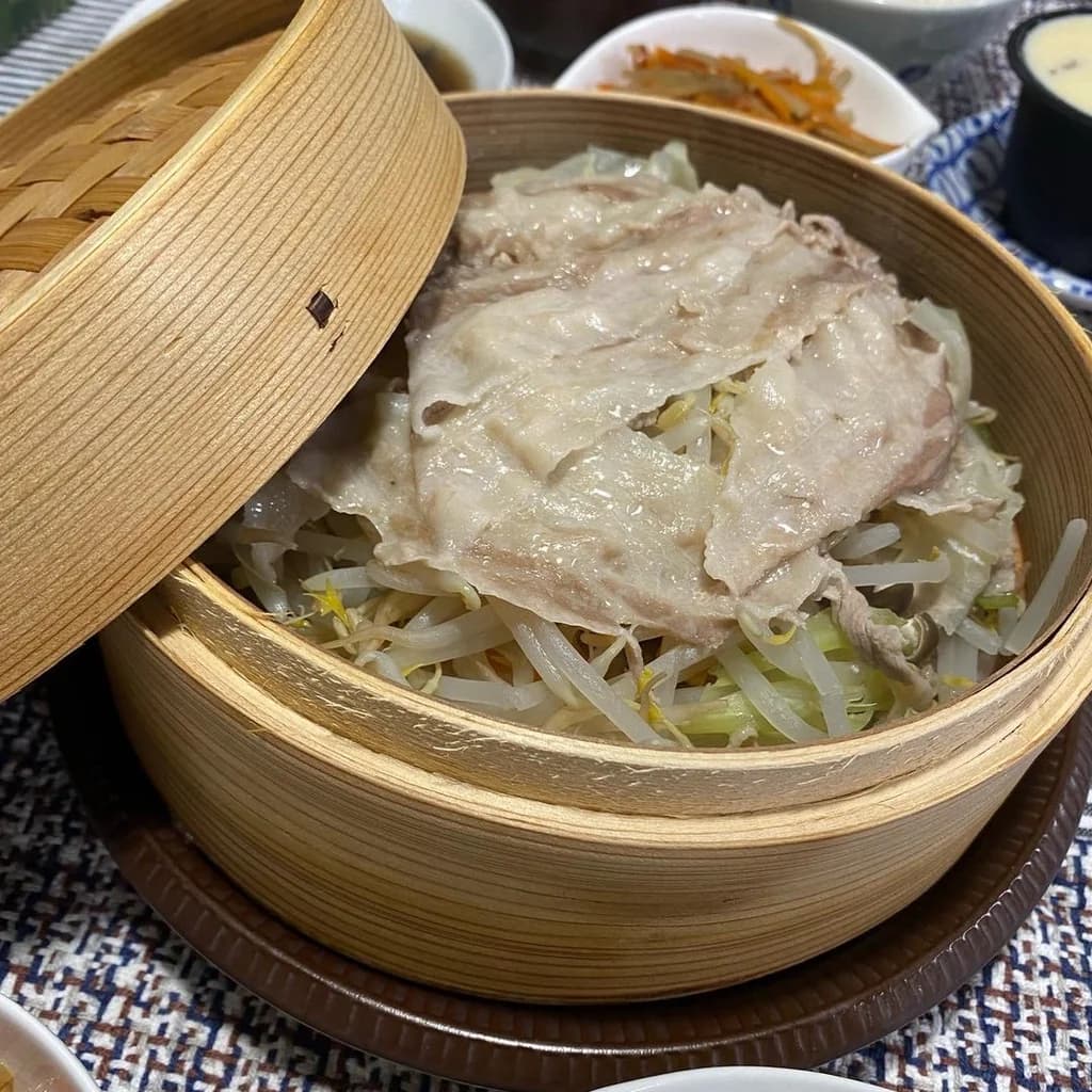 豚バラと白菜のミルフィーユセイロ蒸し
